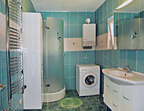 indoor, sink, wall, plumbing fixture, green, shower, bathroom, tap, kitchen, bathtub, bathroom accessory, toilet